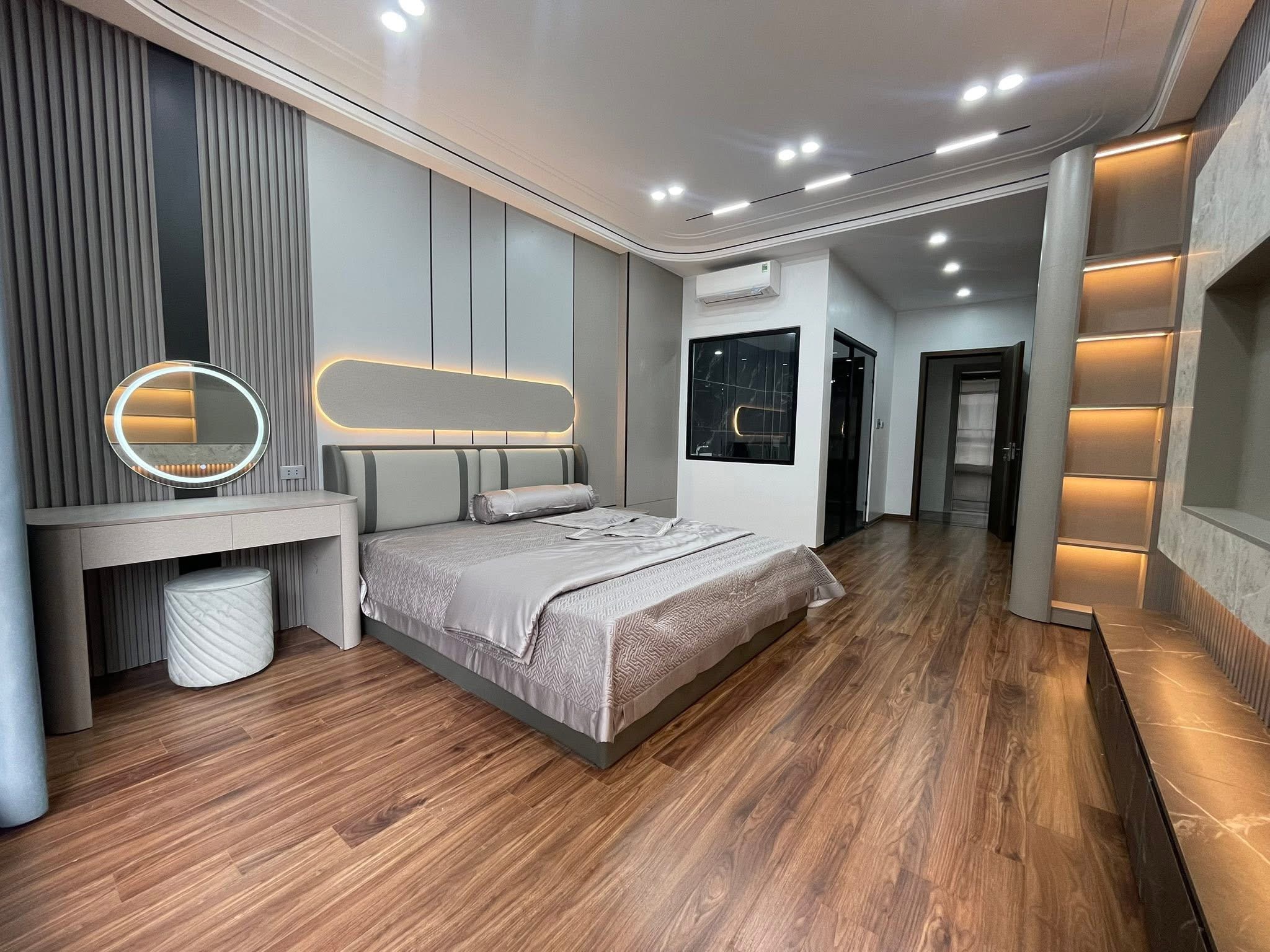 Chỉ 29 tỷ sở hữu nhà 7 tầng- Thang máy- 2 Thoáng- Ở ngay- Gara ô tô- Phố Trần Kim Xuyến.