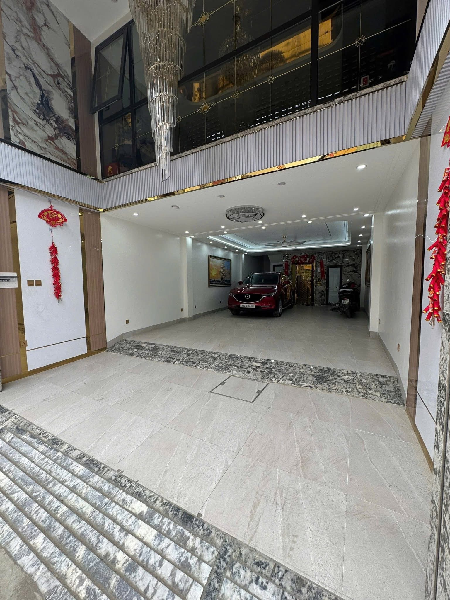 Nhà Phân lô- Phố Nguyễn Chánh- Vỉa hè- Ô tô tránh- Ngõ thông- Vừa ở vừa kinh doanh.