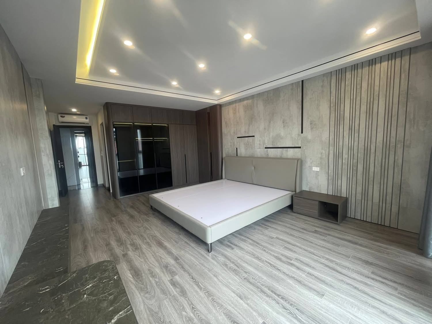 NHÀ ĐẸP PHÂN LÔ- 57M- AN SINH ĐỈNH- DÂN TRÍ CAO- VỈA HÈ- Ô TÔ TRÁNH- PHỐ HOÀNG NGÂN.