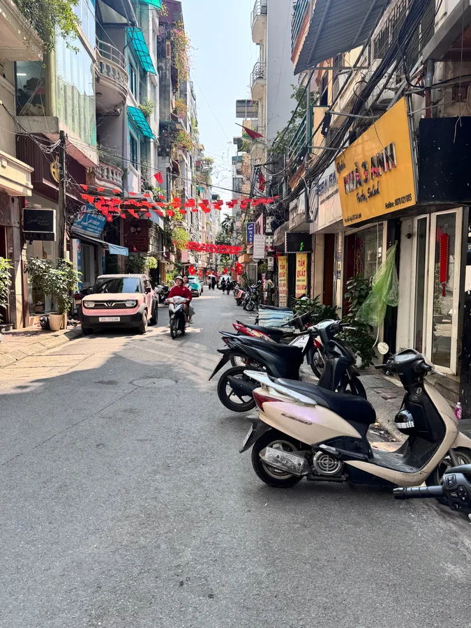 NHÀ 4 TẦNG MẶT NGÕ PHỐ VIP CÁT LINH - LÔ GÓC - Ô. TÔ ĐỖ CỬA. CÁCH PHỐ 10M KINH DOANH NGÕ THÔNG 25M