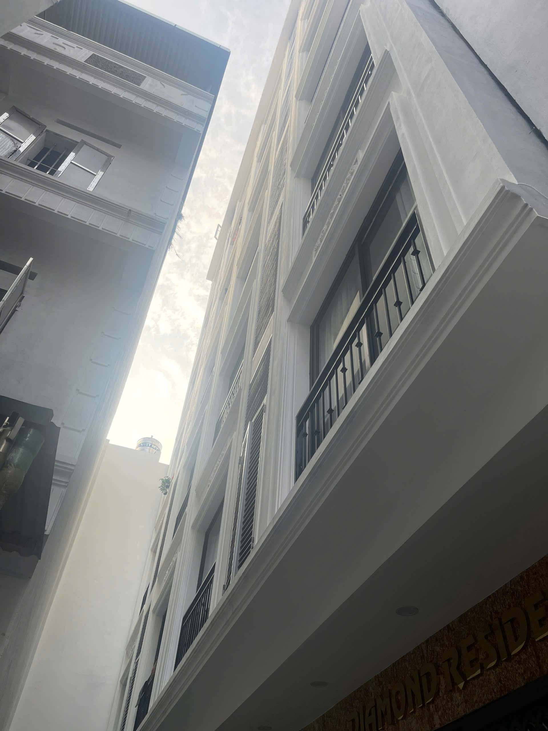 BÁN CHDV HÀM NGHI - VỊ TRÍ ĐẮC ĐỊA - DÒNG TIỀN RẤT TỐT - FULL NỘI THẤT - 33 PHÒNG