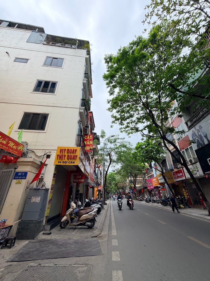 SIÊU PHẨM MẶT PHỐ NGUYỄN KHUYẾN. CỰC HIẾM CÓ 1 0- 2 - TRUNG TÂM VĂN HÓA - KINH DOANH SẦM UẤT.
