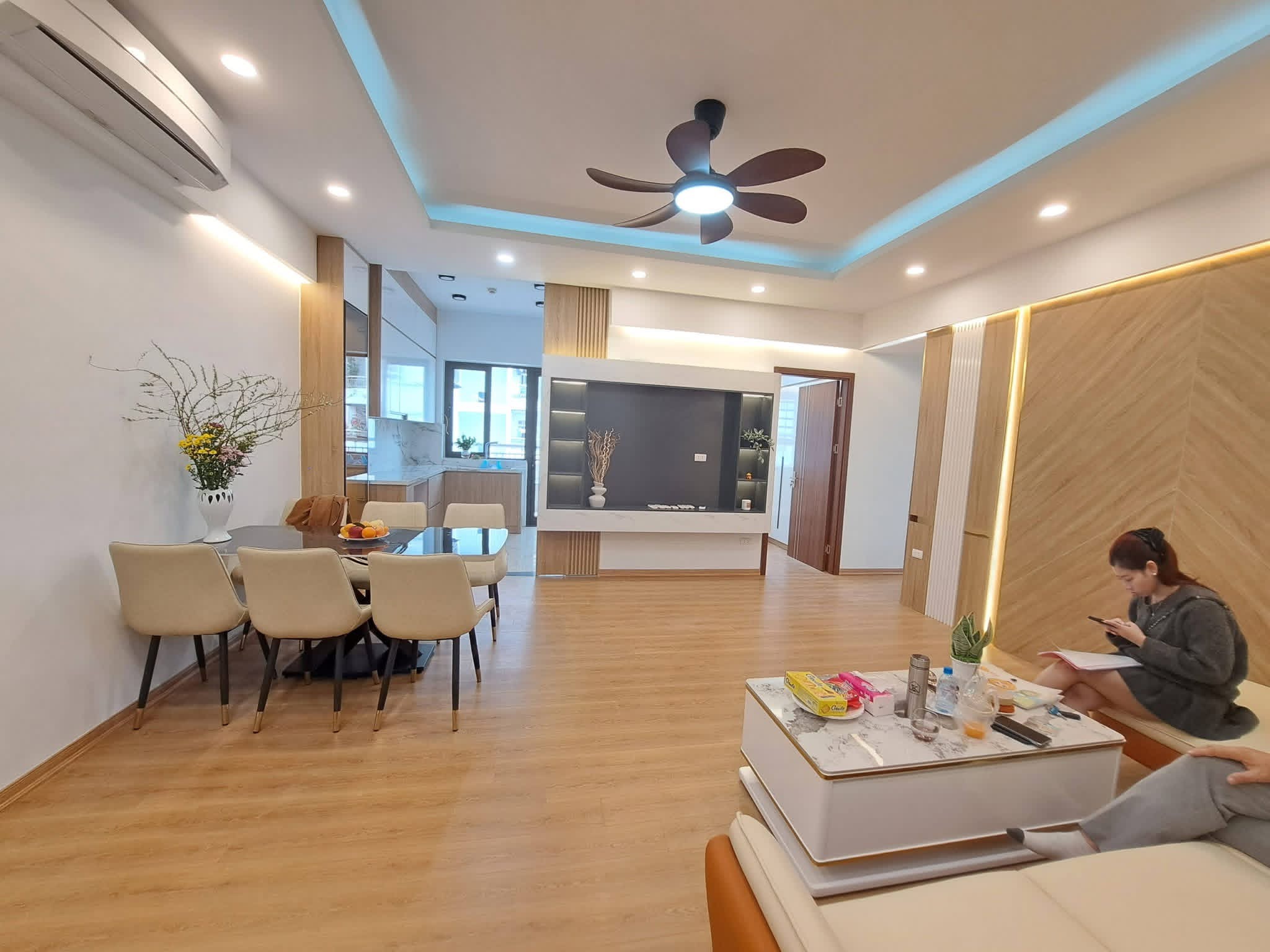 BÁN CĂN HỘ CHUNG CƯ 310 MINH KHAI HAI BÀ TRƯNG - 105M 3PN - NHỈNH 8 TỶ SĐCC CĂN GÓC 2 BAN CÔNG NHÀ ĐẸP Ở NGAY