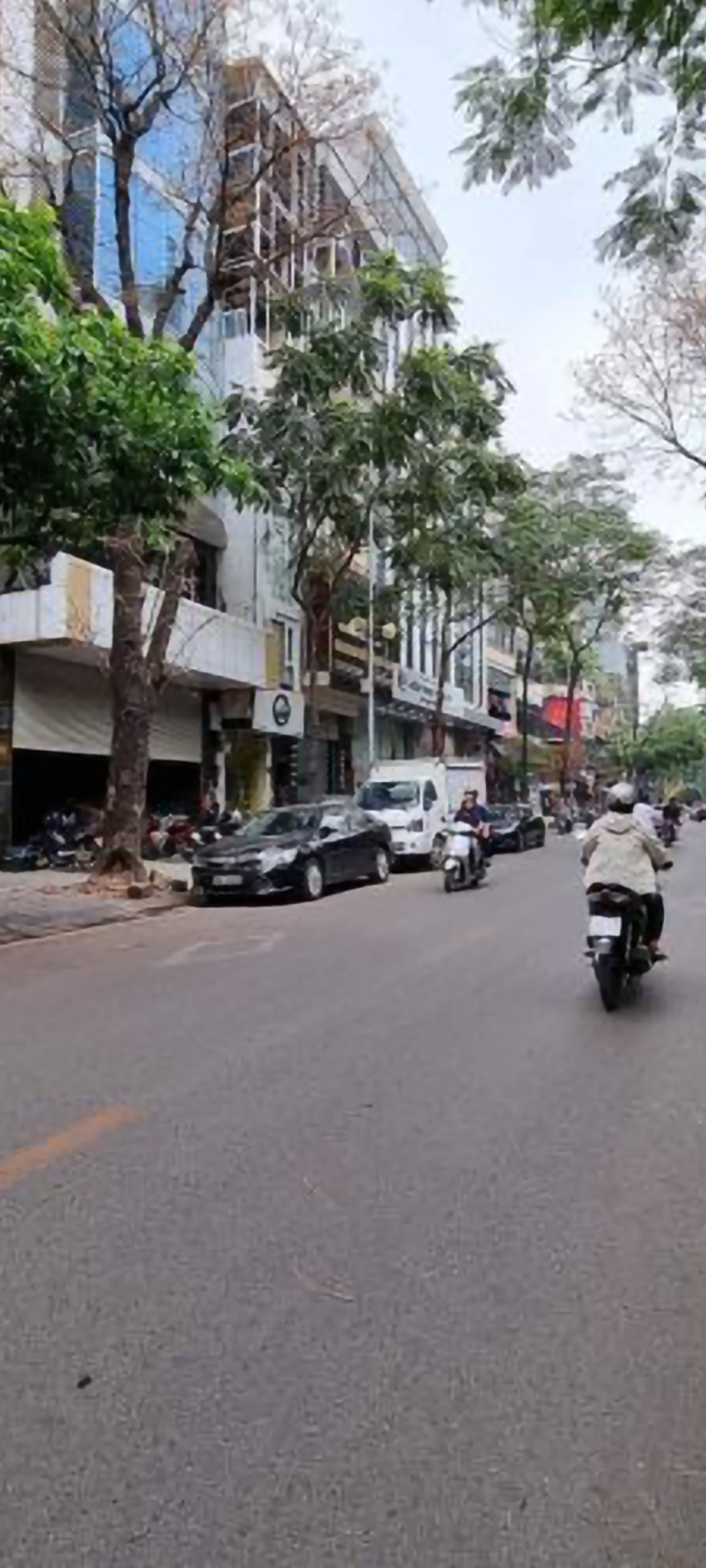 MẶT PHỐ TÂY - TUỆ TĨNH - GẦN NGÃ TƯ VÀNG RÒNG - 6 TẦNG - THANG MÁY - MẶT TIỀN RỘNG - DIỆN TÍCH KHỦNG - Ở SƯỚNG - KINH DOANH ĐỈNH DT 105M X 6 TẦNG MT 5M GIÁ 83 TỶ ,