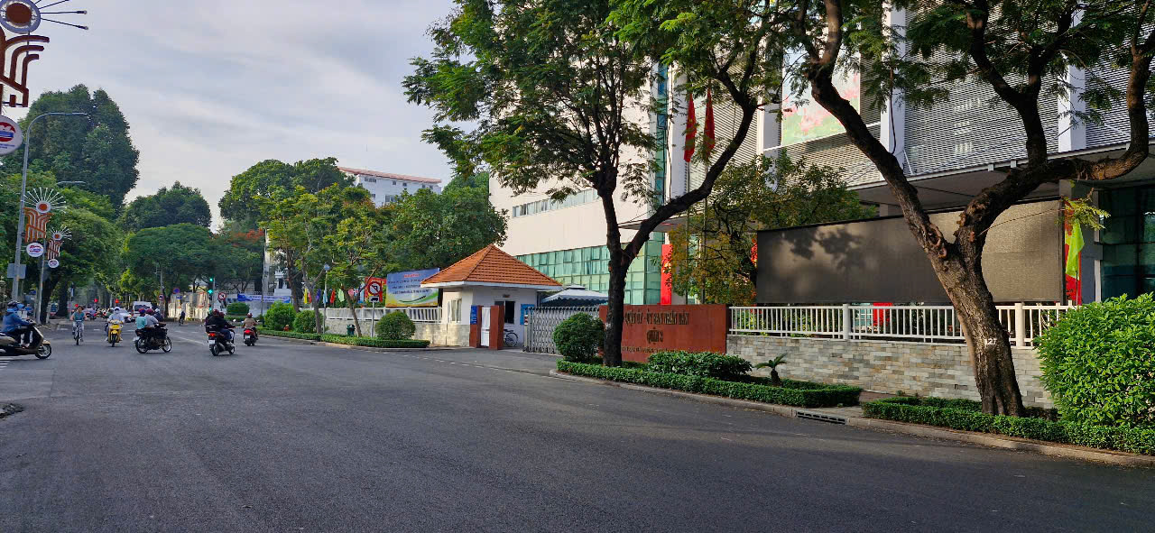 BÁN NHÀ CAO THẮNG QUẬN 3, HẺM XE HƠI 7M THÔNG, SỔ RIÊNG 230m² NGANG 13M, SẴN DÒNG TIỀN.