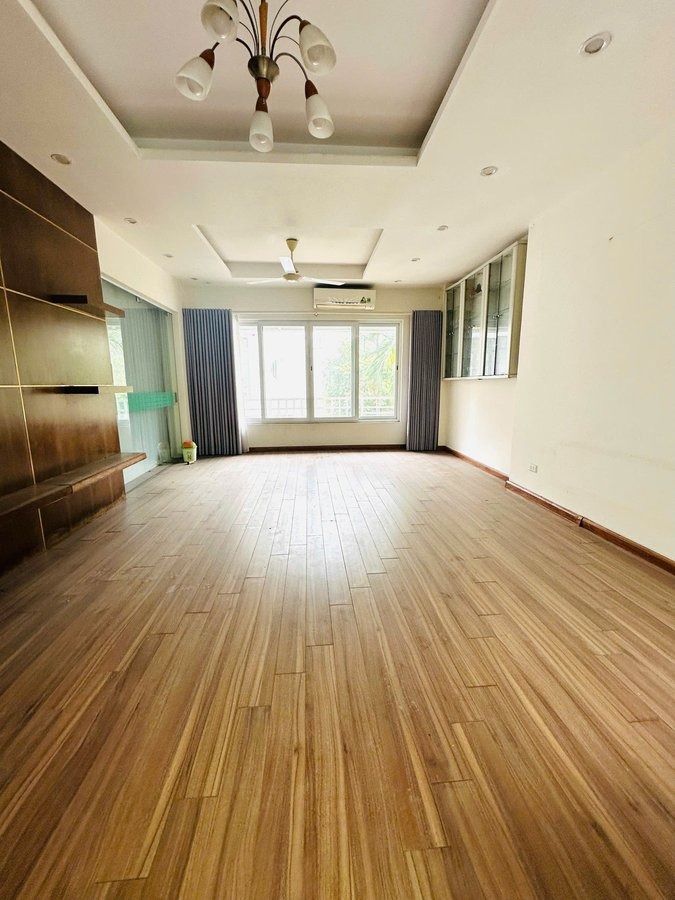 Bán liền kề KĐT Yên Hòa – Trung Kính | 73m2, 5 tầng, view công viên | HIẾM – GIÁ TỐT 36.2 TỶ