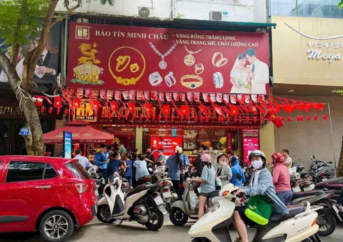CHO THUÊ NHÀ PHỐ HOÀNG HOA THÁM- BA ĐÌNH HÀ NỘI Diện tích: 100m x 2 tầng Mặt tiền: 6m
