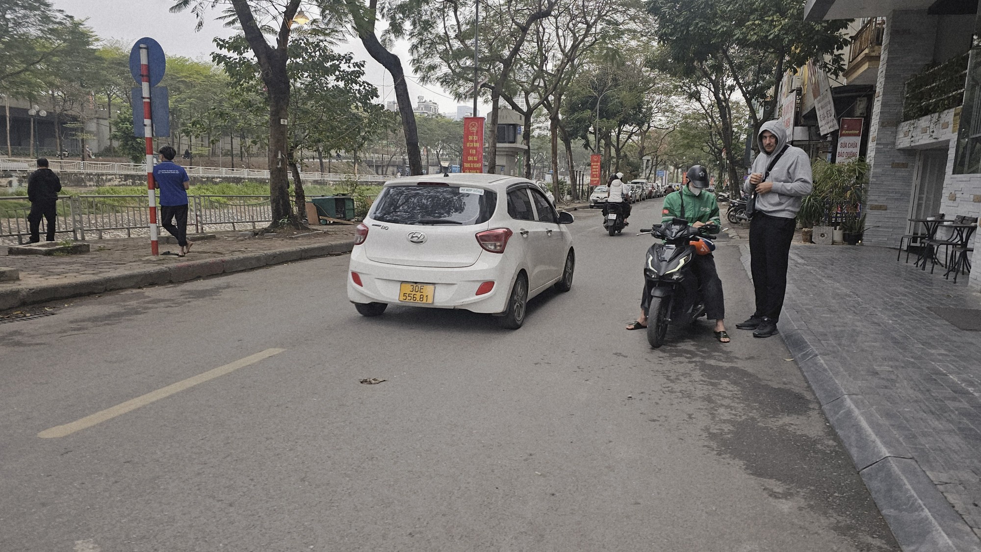 TÒA VĂN PHÒNG MẶT PHỐ NGUYỄN ĐÌNH HOÀN – DIỆN TÍCH GẦN 200M² – MẶT TIỀN RỘNG – TRUNG TÂM CẦU GIẤY