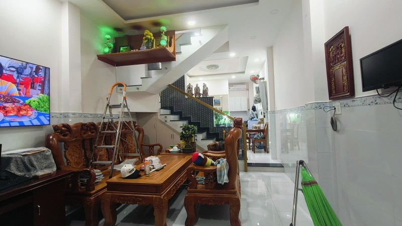Bán nhà đường 109. Phước Long B, Q9, Thủ Đức, TP HCM. DT 58m2, 4PN, sổ hồng. Giá 6.75 tỷ.