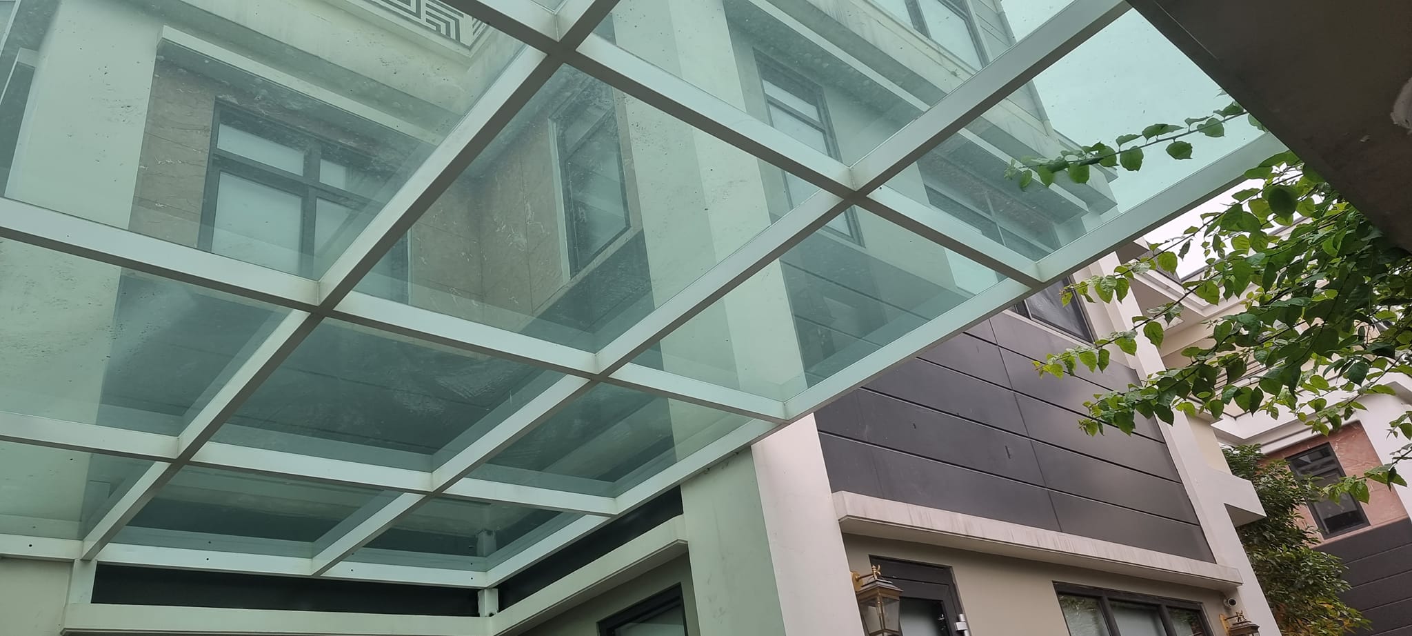 Bán nhà mặt phố đường Bưởi, quận Ba Đình, vị trí đắc địa, 85m2, mặt tiền 10m, 9 tầng đẹp, hiện đại, dòng tiền
