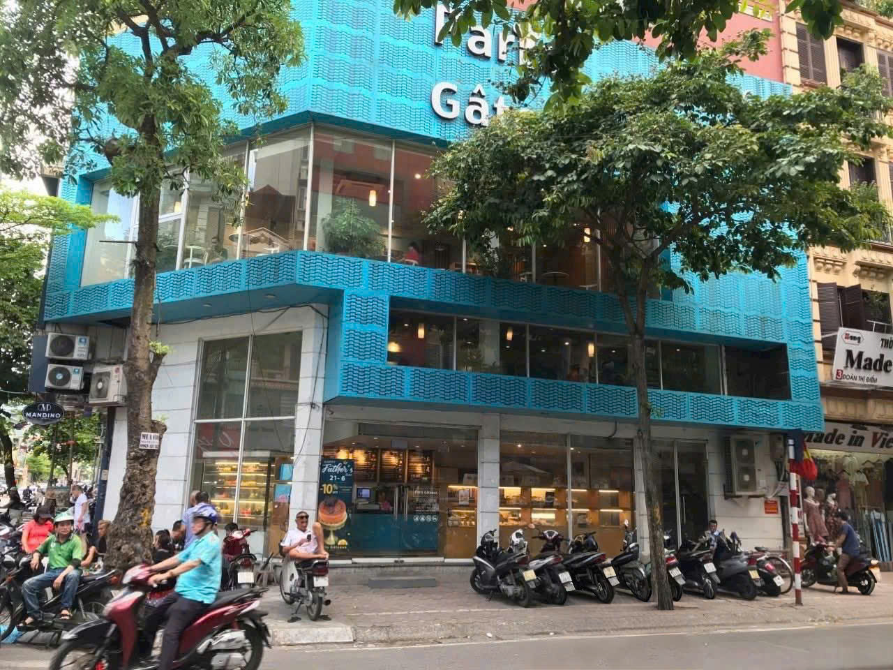 CHO THUÊ LÔ GÓC QUANH MINH KHAI– HAI BÀ TRƯNG Diện tích: 150m x 2 tầng Mặt tiền: 12m