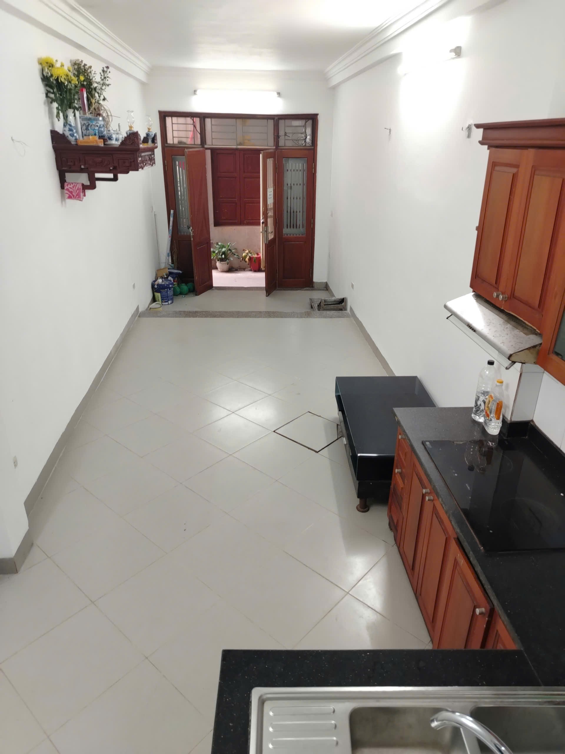 CC cần cho thuê nhà Định Công Thượng, 35m² x 5 tầng, 3PN, 4WC, 11 triệu