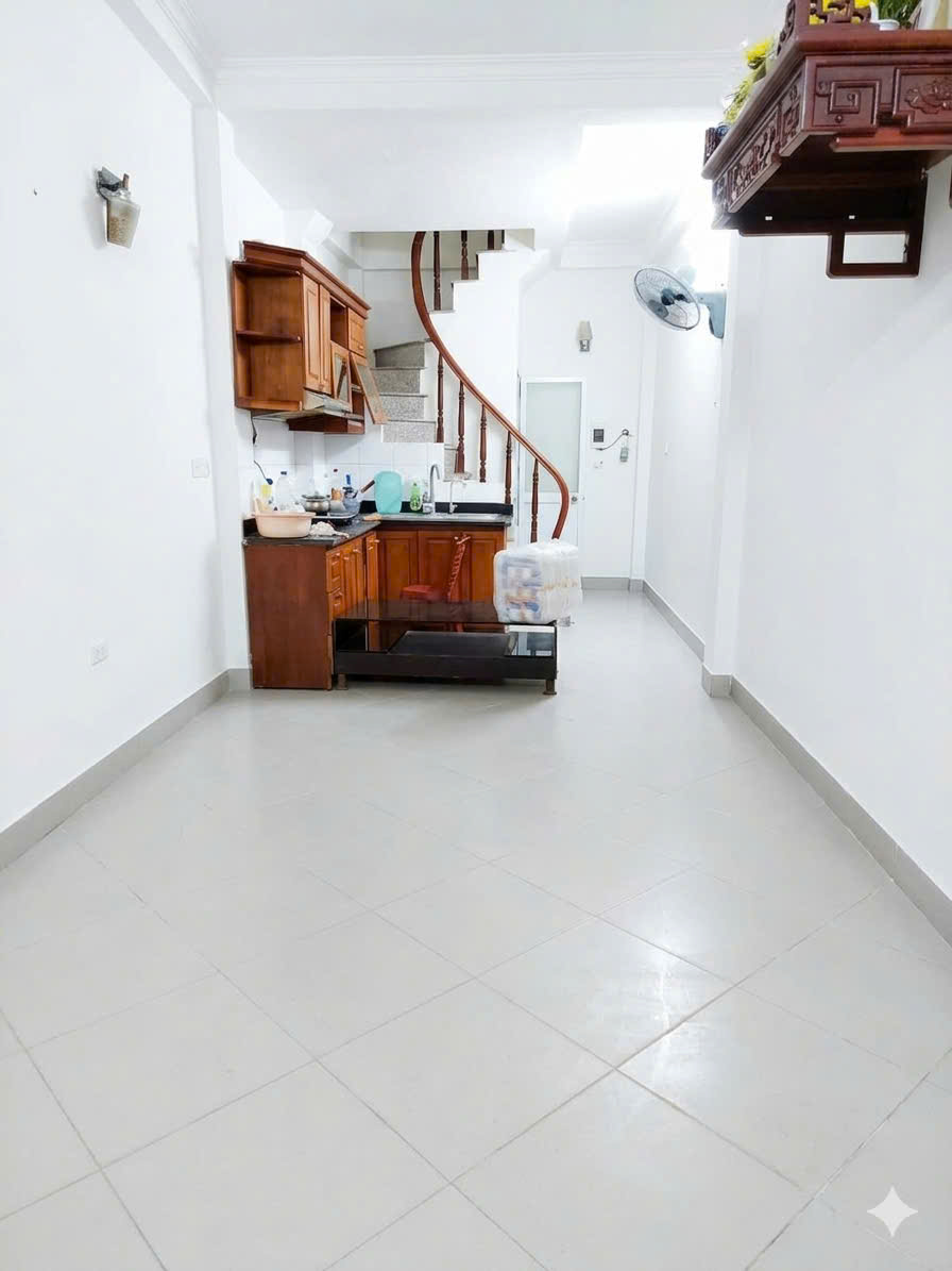 Cho thuê nhà nguyên căn ngõ 199 Định Công 38m2 x 5 tầng, 3 ngủ khép kín, 12.5tr