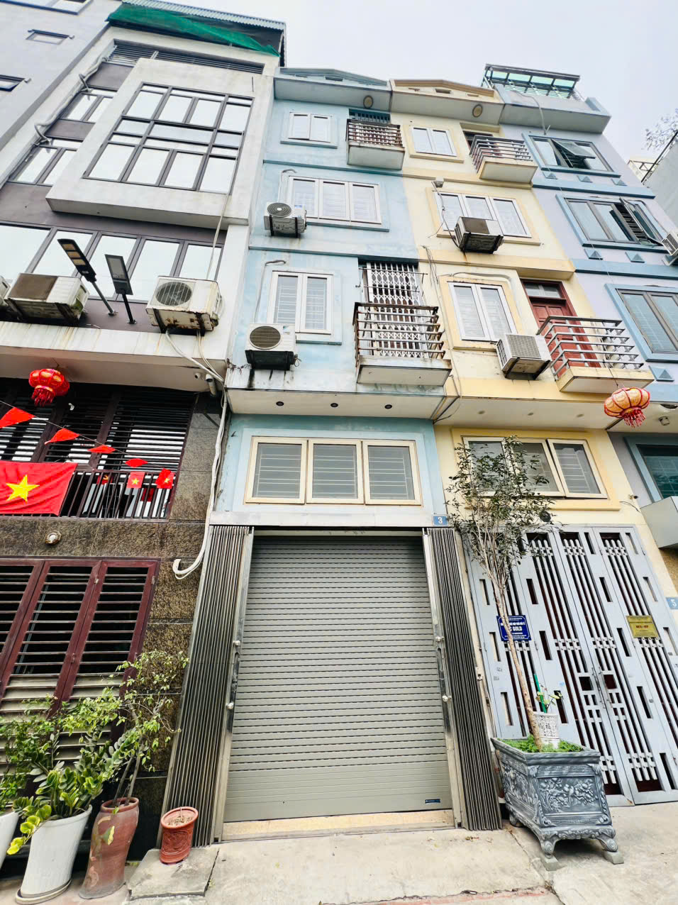 Cho thuê nhà ngõ 902 Kim Giang, 4.5 tầng x 36m2, 5 ngủ, 3 vệ sinh, 11 triệu vào ngay