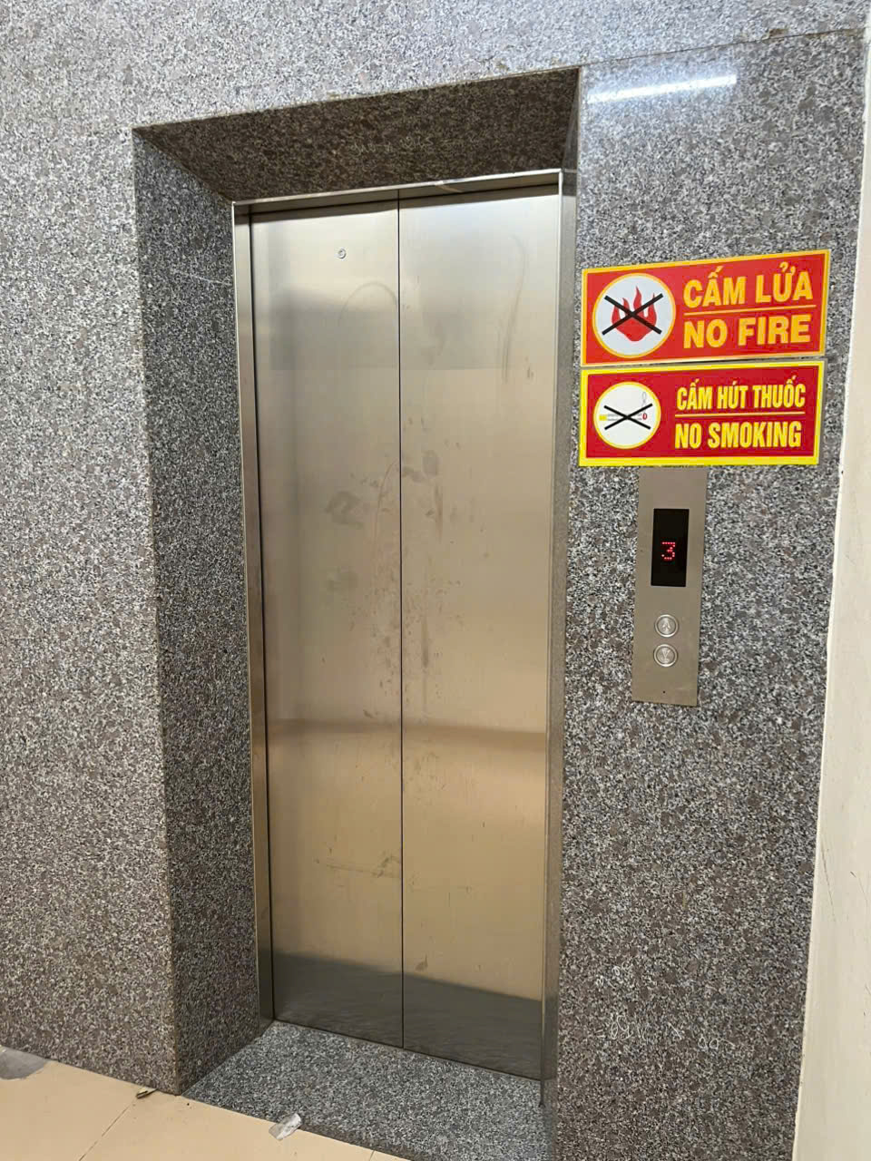 Cho thuê nhà Quan Hoa thang máy 5 tầng x 81m2, mt 5m, KD đỉnh vào ngay