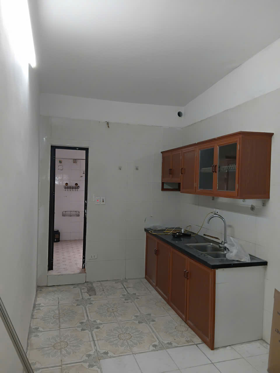 Cho thuê căn hộ Tập thể tầng 5 Hoàng Quốc Việt 50m2, 2 ngủ, 10 Triệu vào ngay