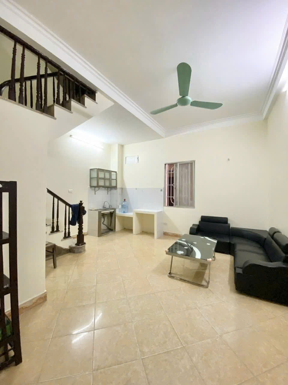 Cho thuê nhà phố Tương Mai, 35m × 4 tầng, 2ngủ khép kín,3 wc, 9 triệu