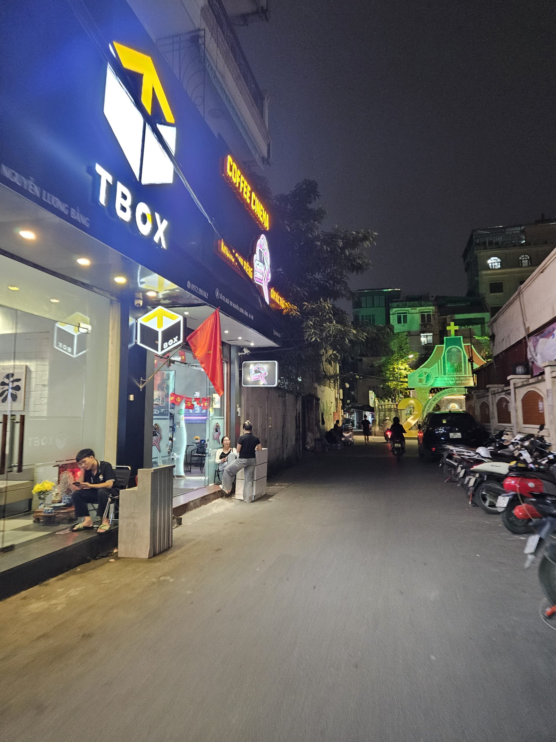 NGUYỄN CHÍ THANH - VỊ TRÍ CỰC ĐẸP - 7 TẦNG THANG MÁY -KINH DOANH - VỪA Ở VỪA CHO THUÊ - PHÂN LÔ OTO CHẠY VÒNG QUANH - 10M RA CHỢ - GIÁ 21.9 TỶ ,,