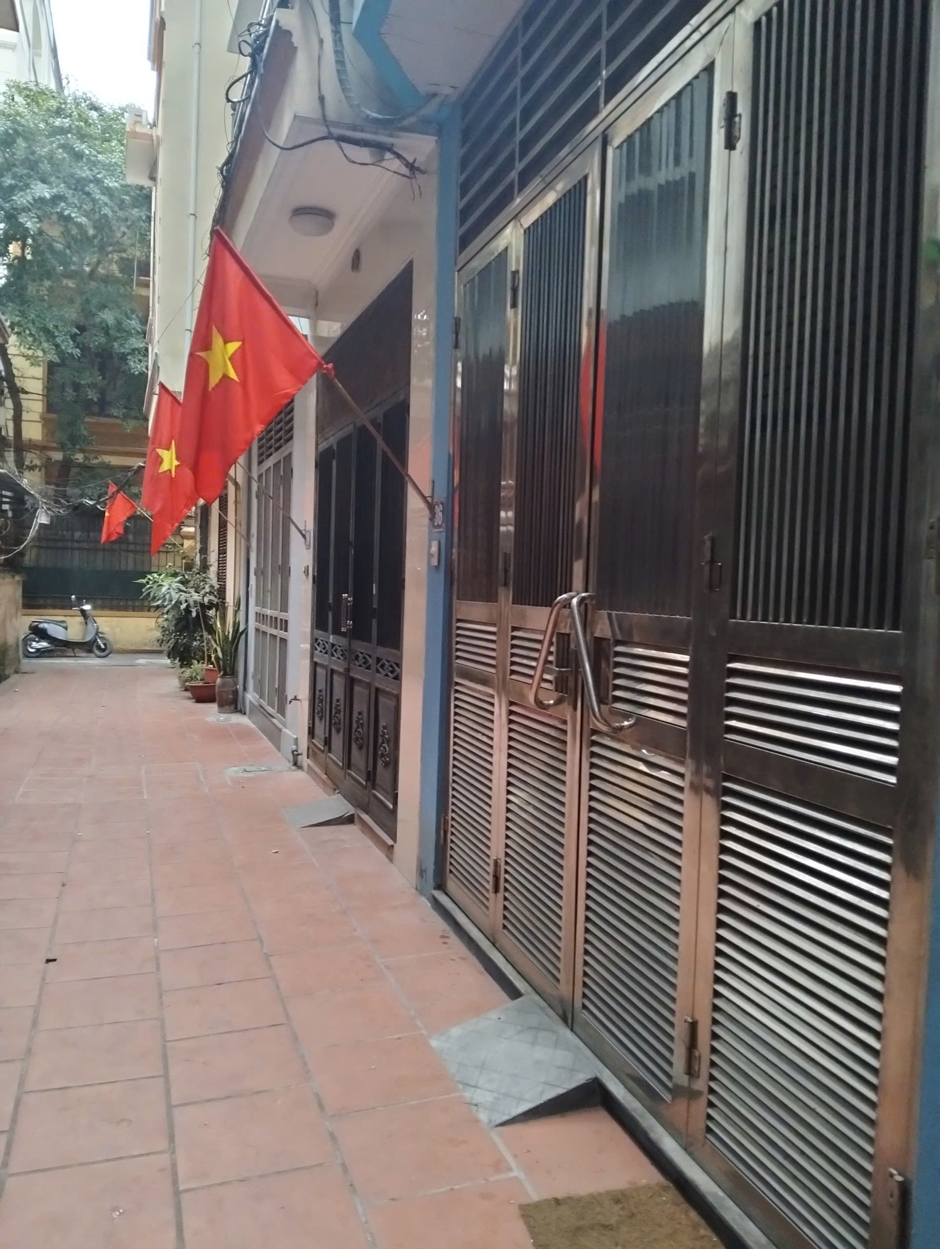 Bán Nhà Phố Lê Trọng Tấn 61m² x 4 Tầng Ô Tô Đỗ Cửa Ngõ Nông Phân Lô Giá 21 Tỷ