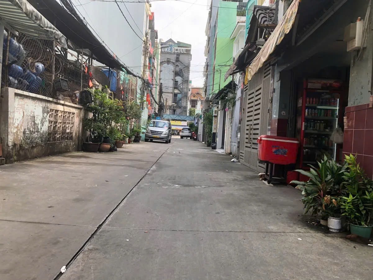 Bán nhà HXH Thành Thái Quận 10, DT 43m2, ngang 5m cực hiếm trong khu vực.