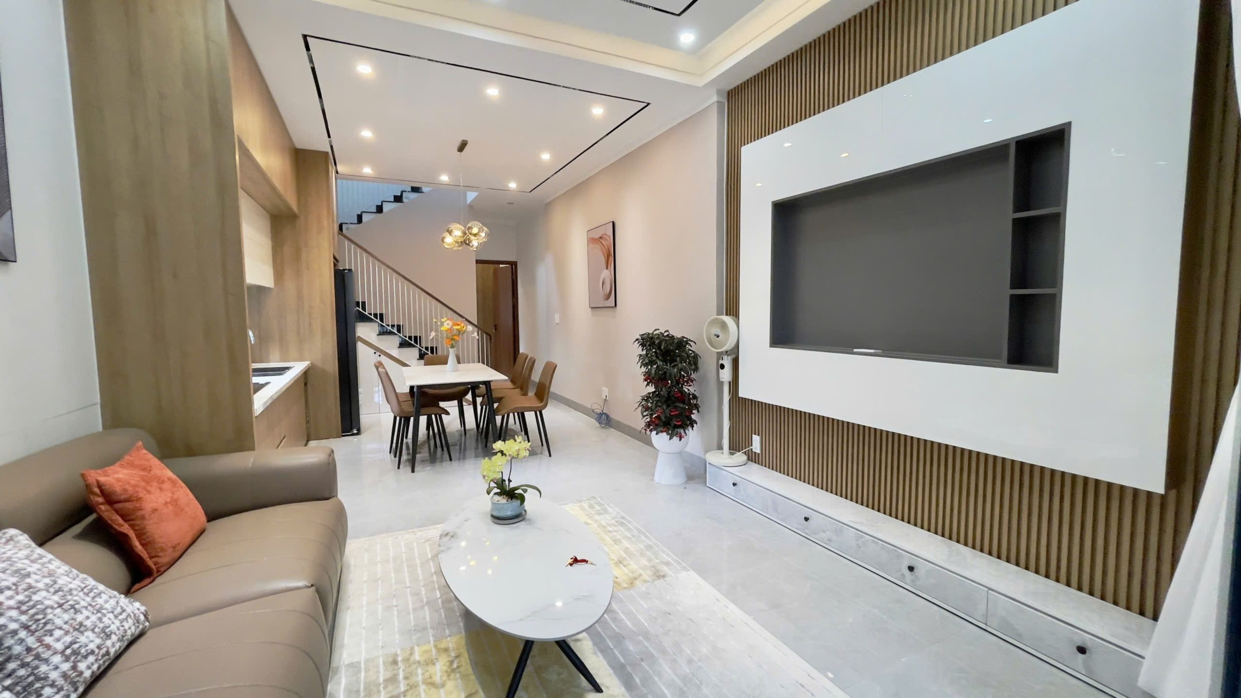 NHÀ HẺM 99 ĐỒNG KHỞI – GÓC 2 MẶT TIỀN – P. BUÔN MA THUỘT