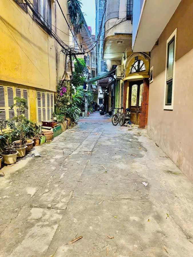 Bán Nhà Thọ Lão 40/43m2. 4 tầng. mặt tiền 4m. giá 12 Tỷ Hai Bà Trưng Hà Nội