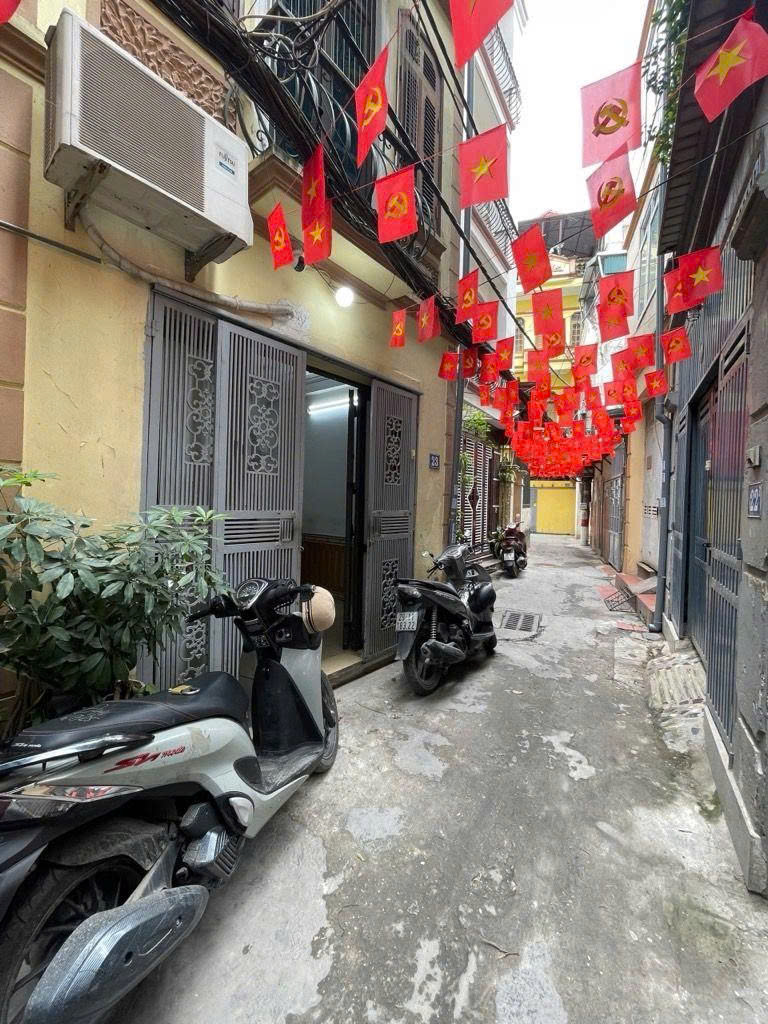 Bán nhà trương định 4 tầng đẹp dân xây lô góc ngõ thông hoàng mai