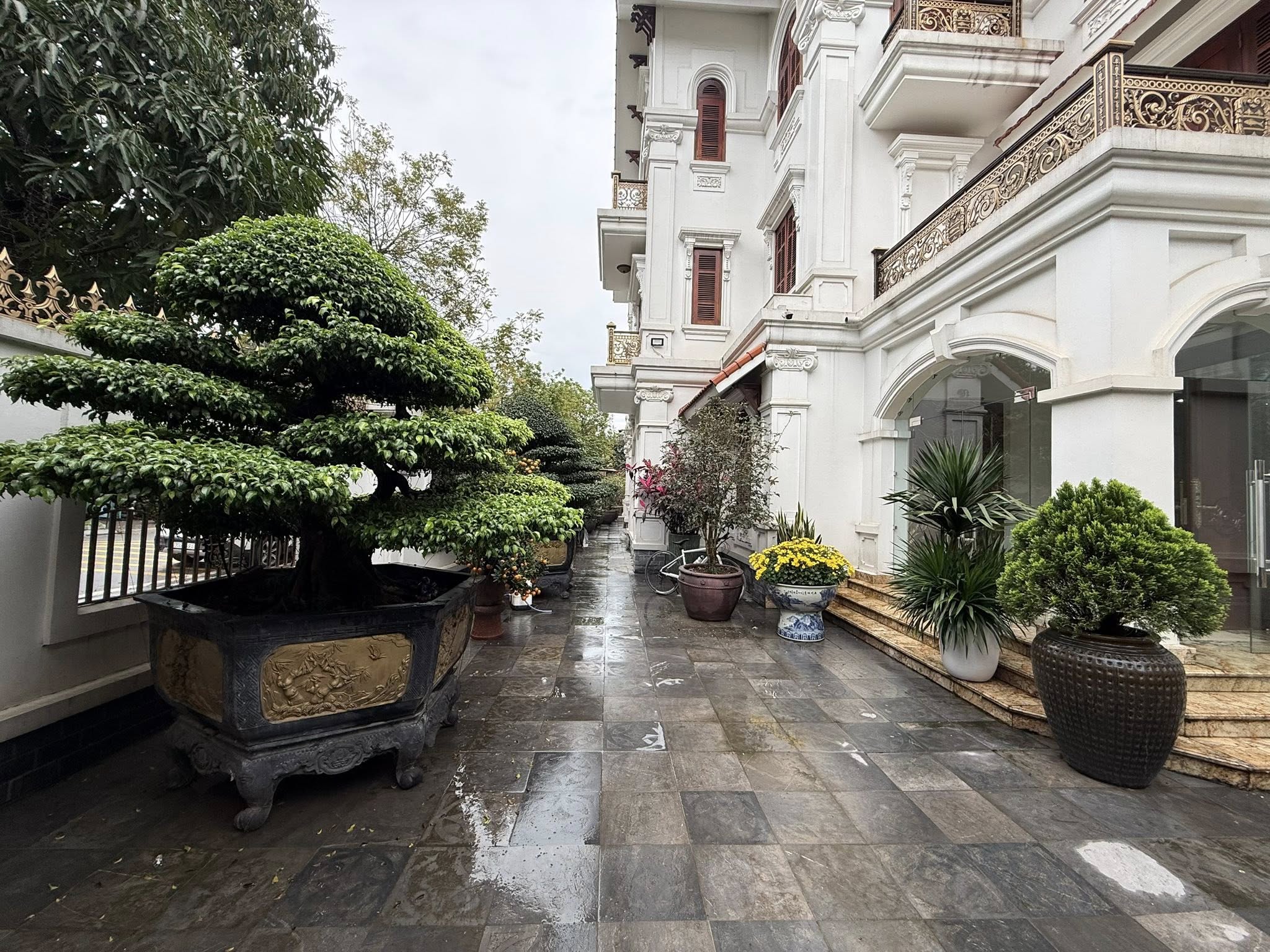 Bán biệt thự siêu đẳng cấp lô góc 4 mặt thoáng KĐT Tây Nam Hồ Linh Đàm. 280m x 4t, mt 30m. 126 tỷ
