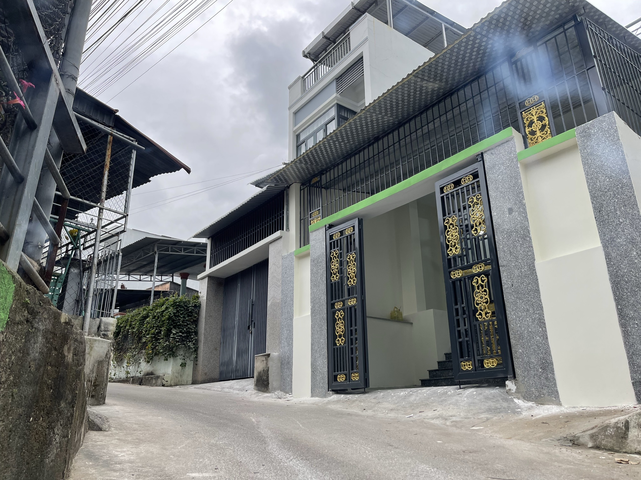 Nhà 2 tầng Vĩnh Hải Nha Trang – ô tô vào tận nơi – DT 133m² – gần biển 2,3km – 4,5 tỷ