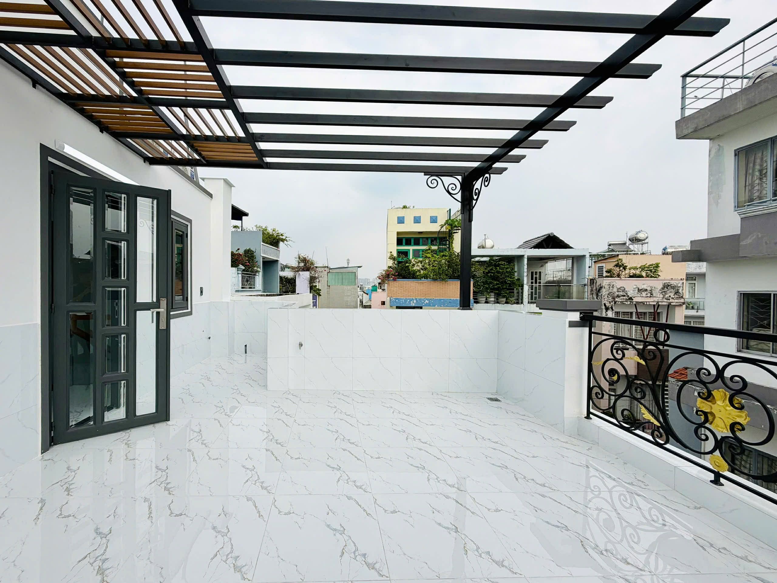 CHDV 4 TẦNG THANG MÁY MỚI 100% - PHAN VĂN TRỊ - 113m2 - 12.9 TỶ