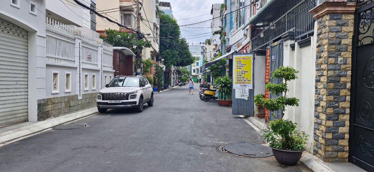 Hoàn công đủ, nhà 5 tầng Tân Bình, ngang 4m, 8 phòng khai thác, 5 phút tới Ga T3.