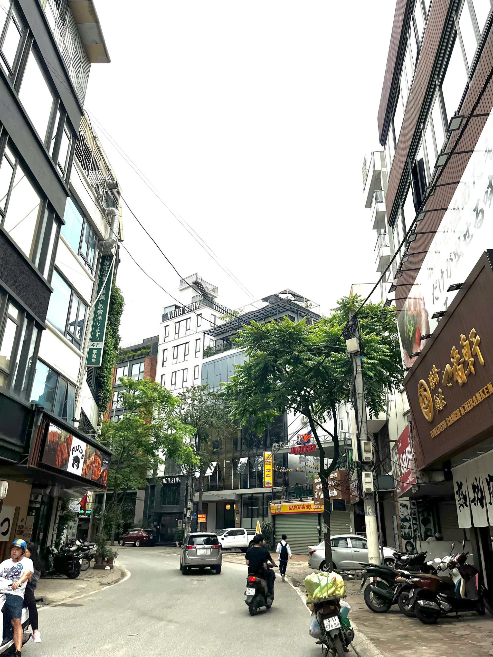 Hiếm, Bán nhà mặt phố Phan Kế Bính, kinh doanh, 40m 7 tầng thang máy