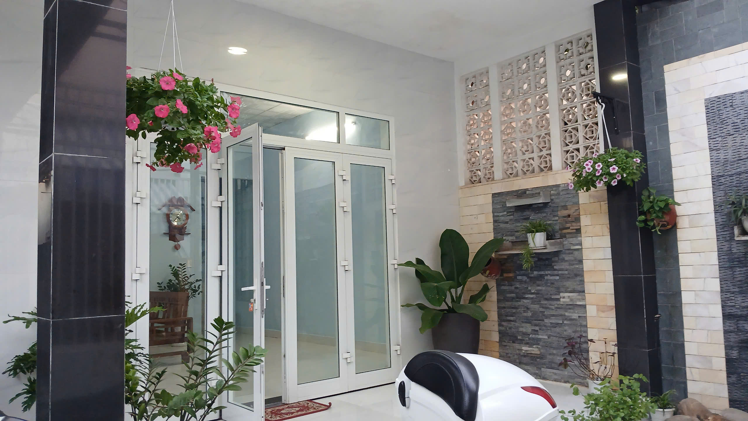 ► Sát MT Trần Xuân Lê, 135m2, ngang 6m, vuông, C4 sạch đẹp sân rộng thoáng, 4.x tỷ