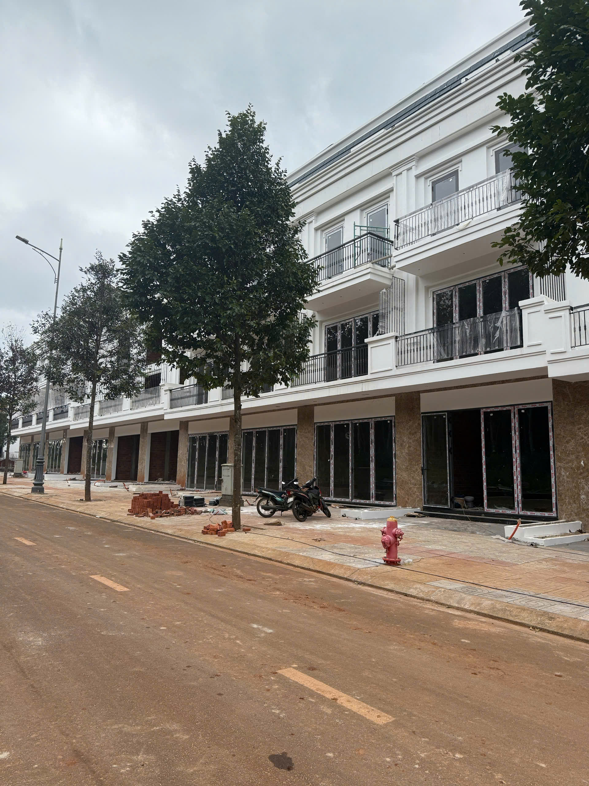 Shophouse tại khu đô thị Ân Phú - mặt tiền đường 32m