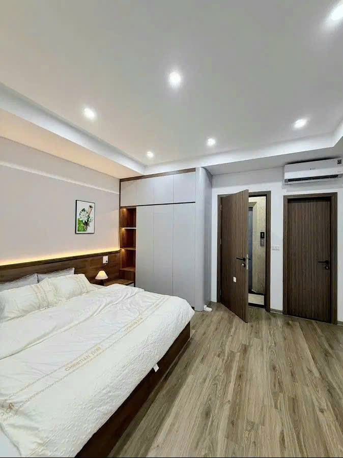 Hiếm phố Giang Văn Minh 40m2, 7T thang máy cực đẹp, MT4.8m Lô góc giá 13.5 tỷ