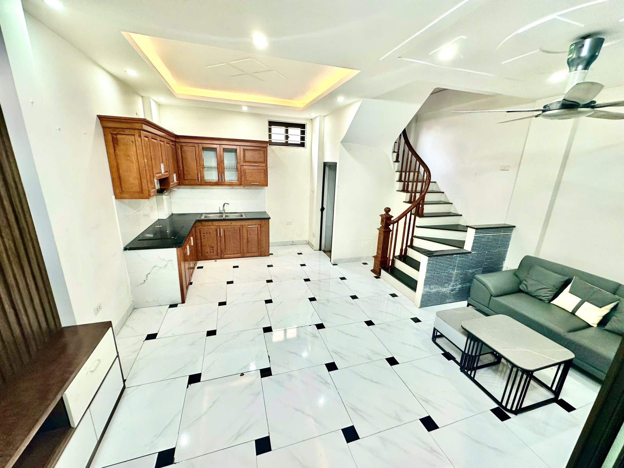 NHÀ 5 TẦNG, 5 NGỦ, 32M2 TẠI BÍCH HÒA THANH OAI, Ô TÔ ĐỖ CÁCH 5M