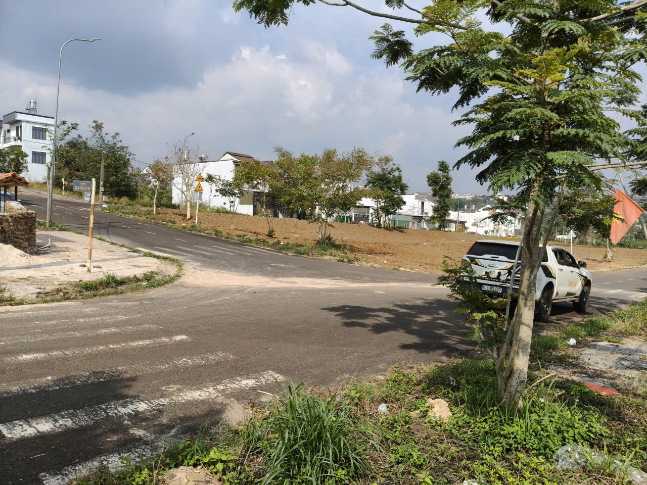 Bán lô đất 120m2 ( full thổ cư, 2m thoát hiềm ) Thuộc Phường Blao - Bảo Lộc - Lâm Đồng. (Nay là Phường Blao - Lâm