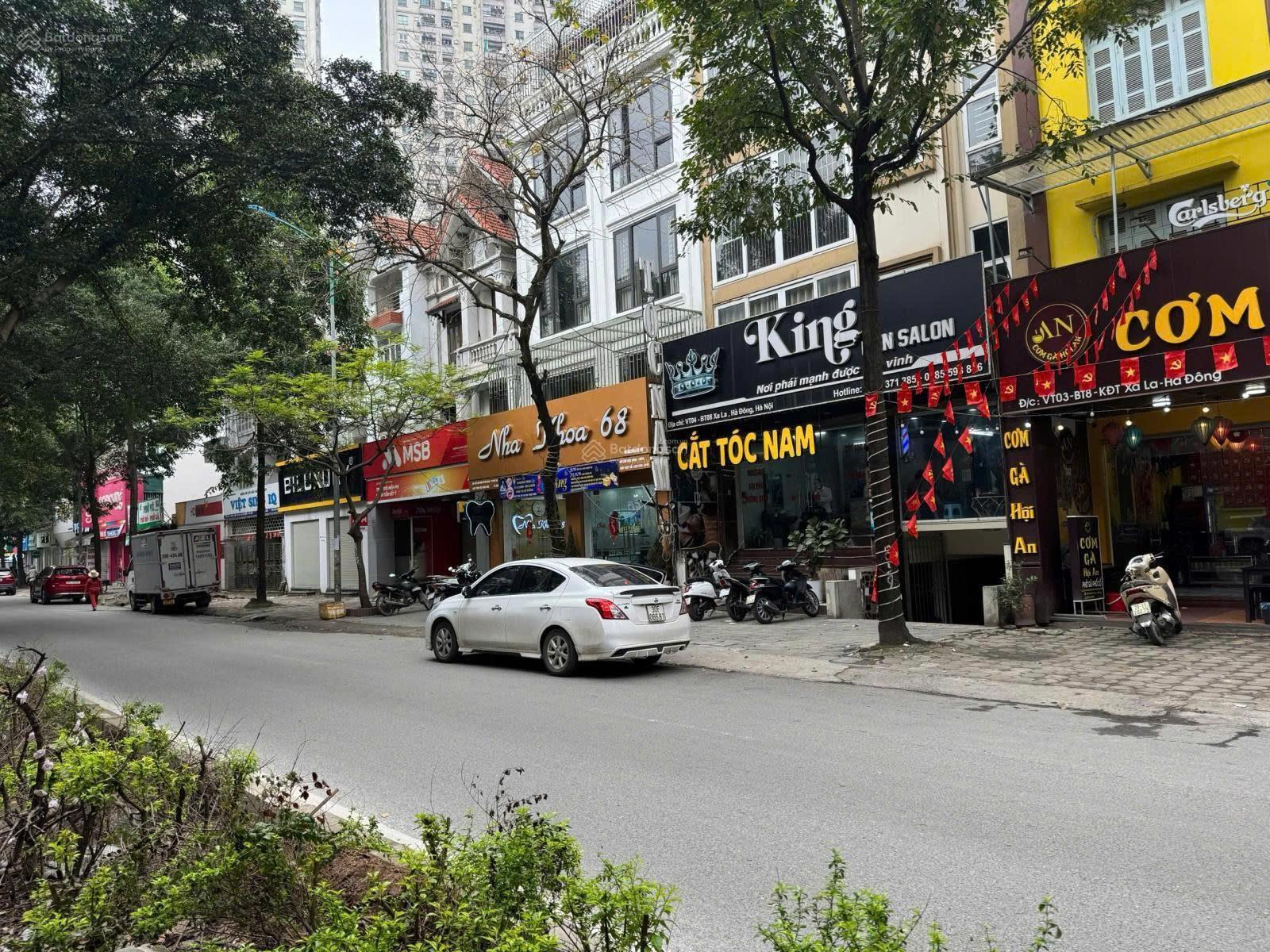 Cho thuê nhà mặt phố bt8,kđt xa la, 400m2 có thang máy riêng, giá chỉ 20triệu/tg