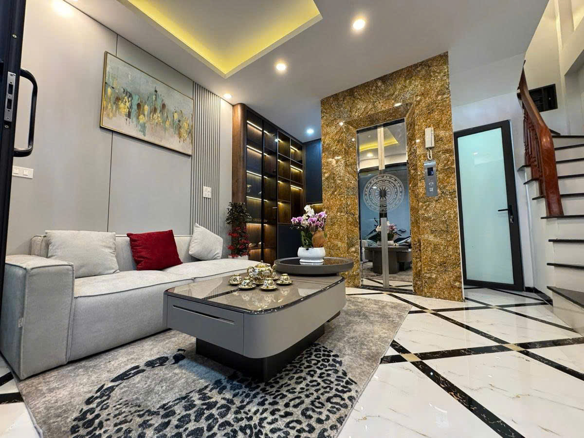 MẶT PHỐ YÊN HÒA – LÔ GÓC – TRUNG TÂM CẦU GIẤY