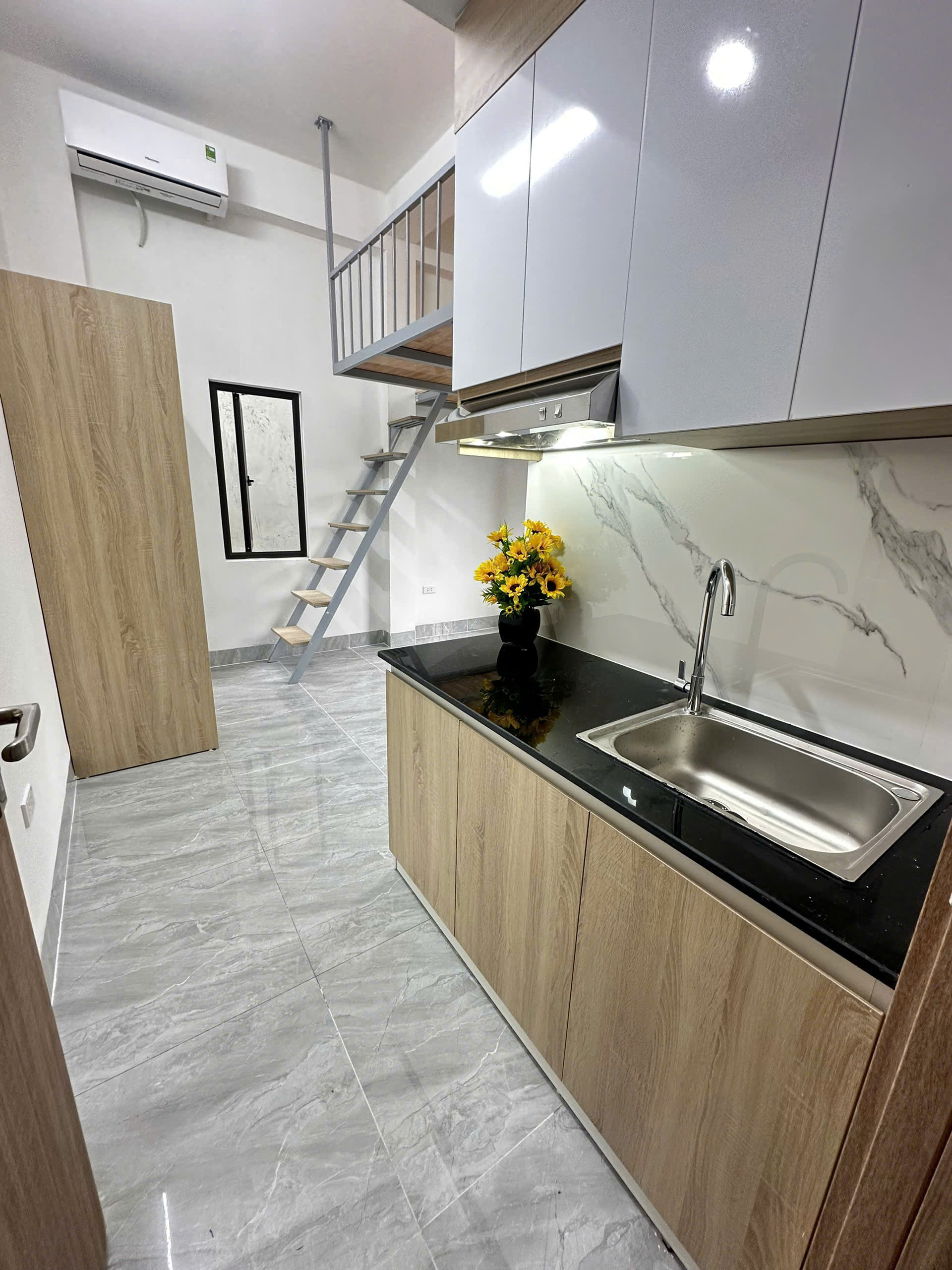 Căn CCMN view hồ cực đẹp 16 phòng, 75m2 tại Mậu Lương. Giá nhỉnh 16 tỷ