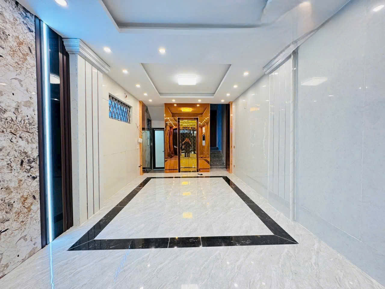 BÁN NHÀ 7 TẦNG – FULL NỘI THẤT CAO CẤP TRUNG TÂM phố LÊ_LỢI TUYẾN ĐƯỜNG 2 CHIỀU – NGÔ QUYỀN, TP HẢI PHÒNG