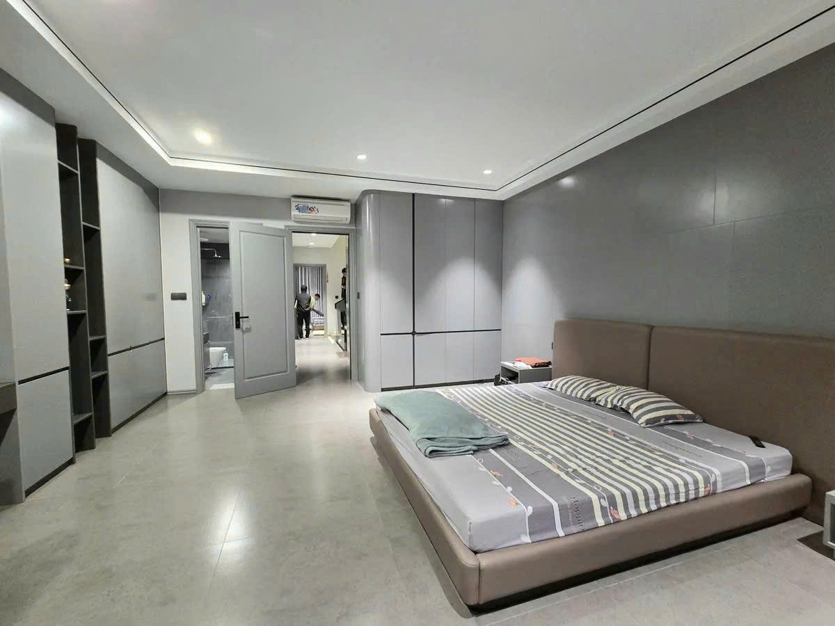 Cực đẹp phố Nguyễn Chí Thanh 98m2, 5T thang máy, MT5.4m Gara ô tô giá 36 tỷ VIP Đống Đa