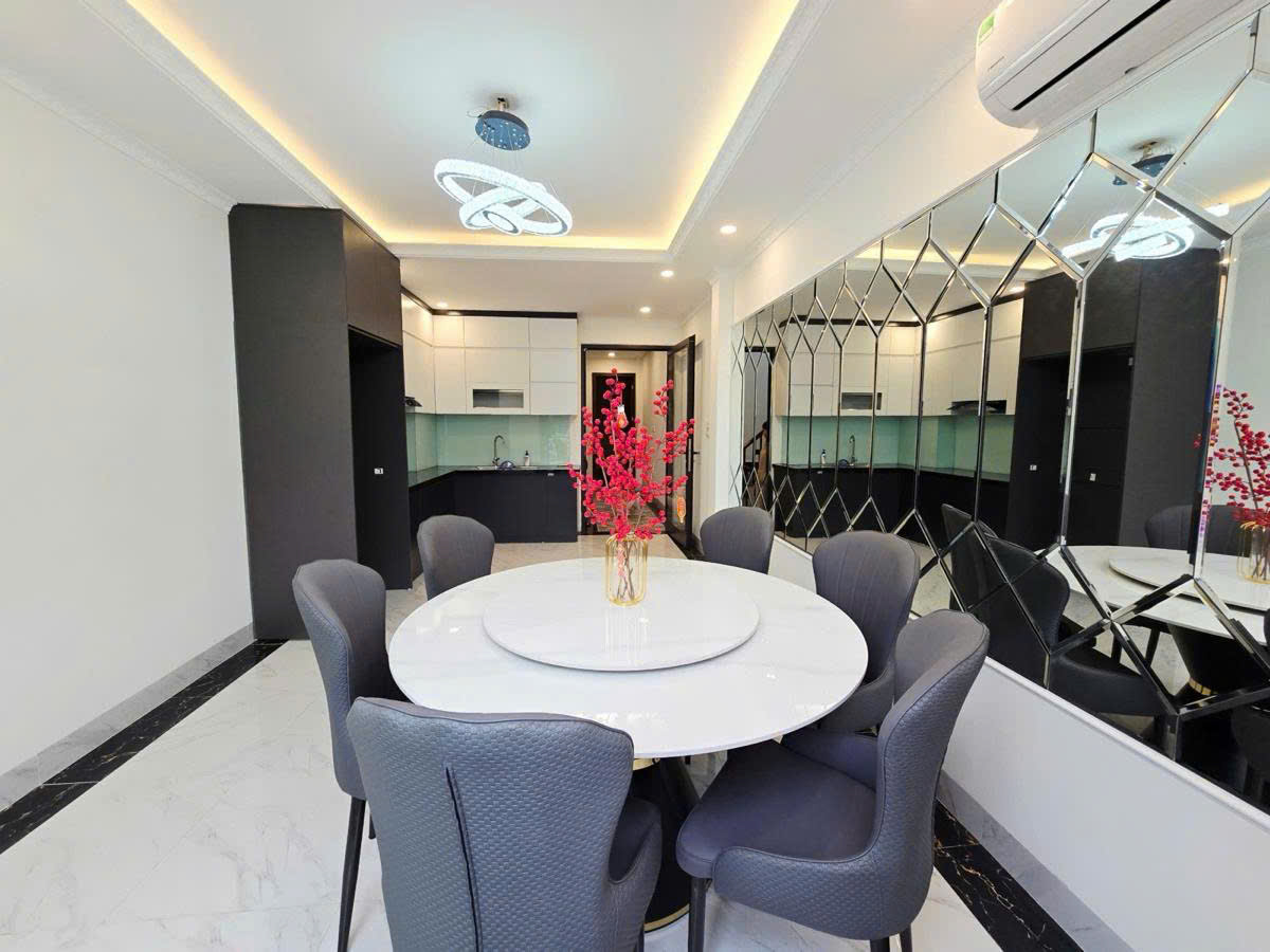 71 NGUYỄN CHÍ THANH CĂN HỘ 94M² – 3PN – TRUNG TÂM