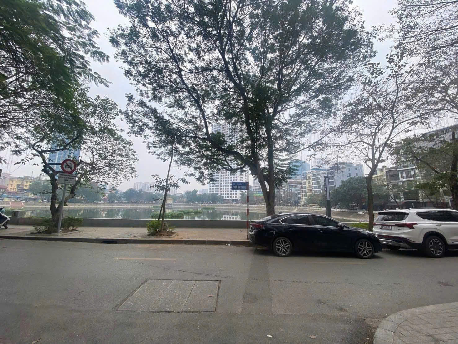 Bán đất mặt tiền 11m phố Kim Mã, Ba Đình, ngõ vỉa hè ô tô tránh, gần hồ NK, 189m, 91 tỷ