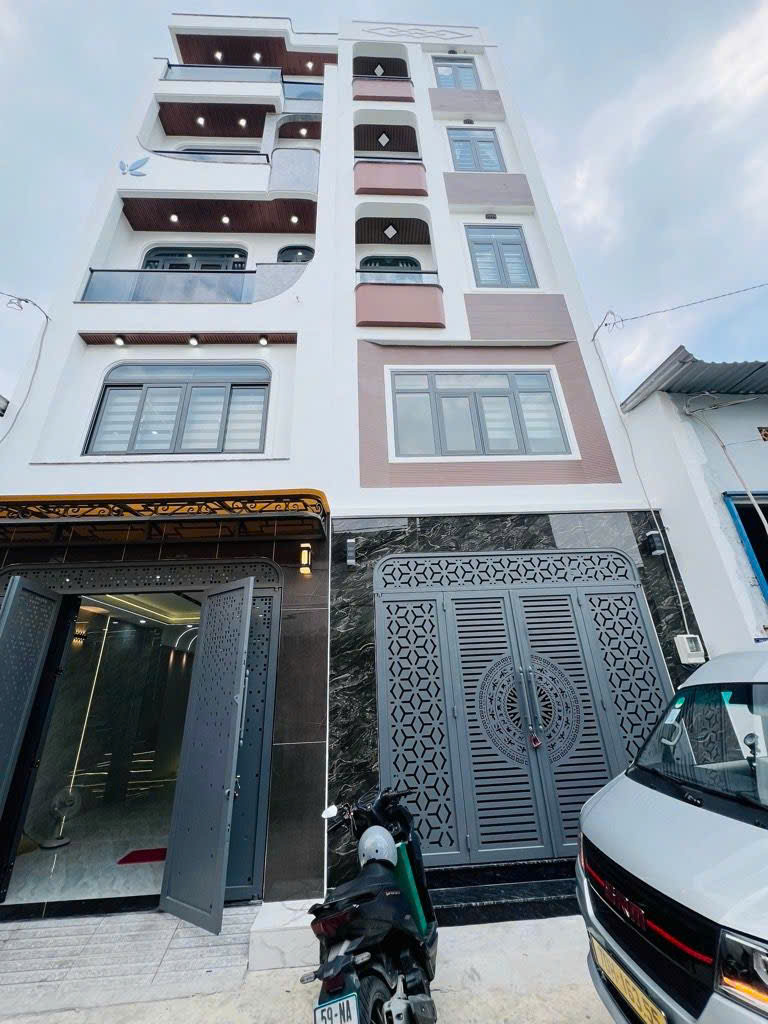Chỉ 7 Tỷ Nhỉnh - Hẻm 1 Sẹc - Hẻm 8M - Nhà Mới - Ngay Chợ Bình Trị Đông - Cách Aeon Mall Bình Tân 1km - 56M2 - 5 TẦNG