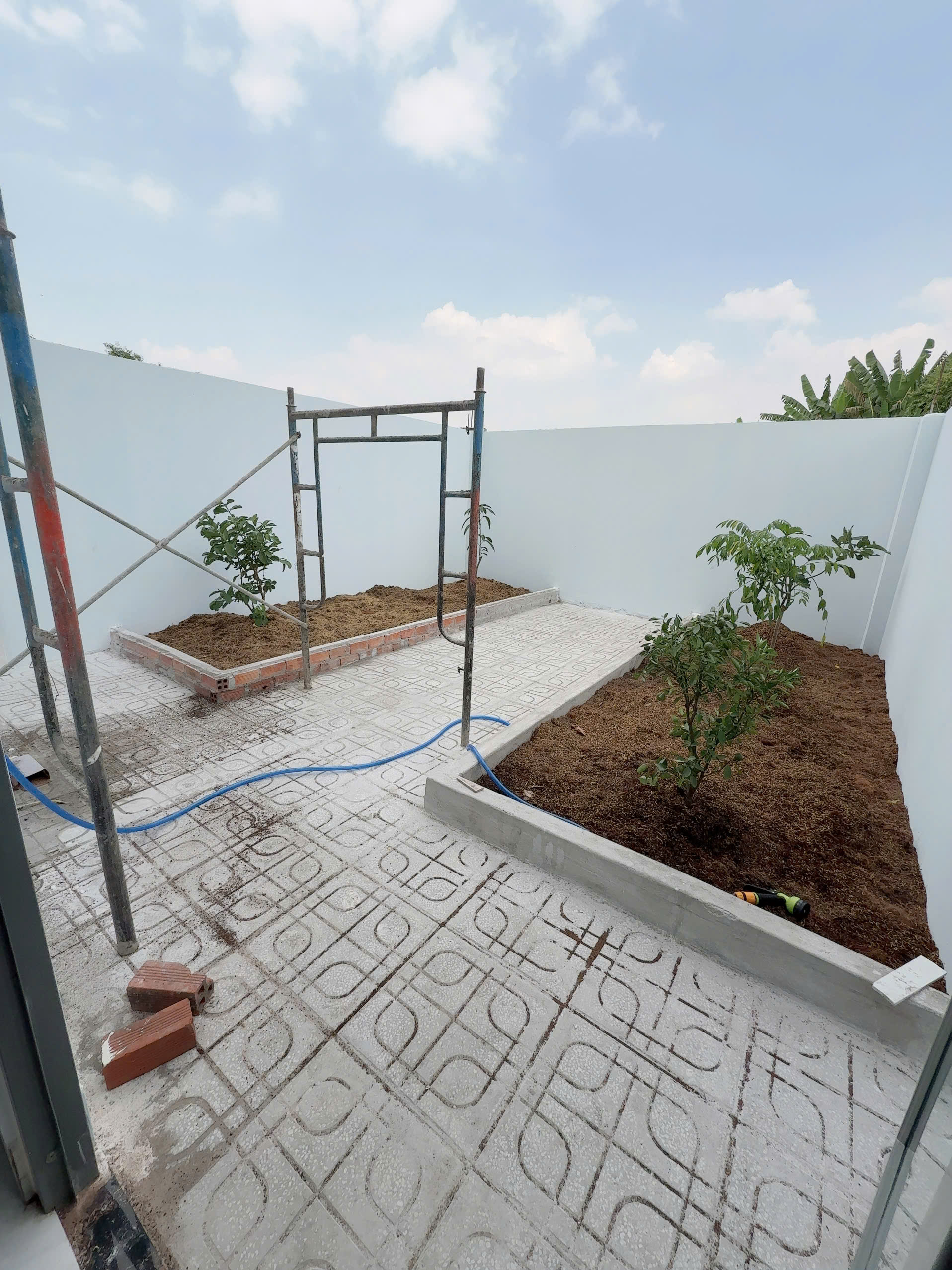 Bán nhà mới xây Phước Lợi, Bến lức dt 150m2 đã hoàn công có sân rộng trước sau ,1 lầu , 2pn,2wc giá 2,2 tỷ