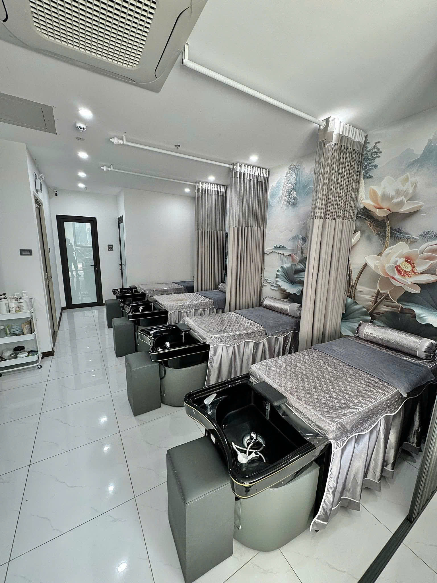SHARE MẶT BẰNG CHÂN ĐẾ CHUNG CƯ HERITAGE WESTLAKE - LÀM NAILS & GỘI