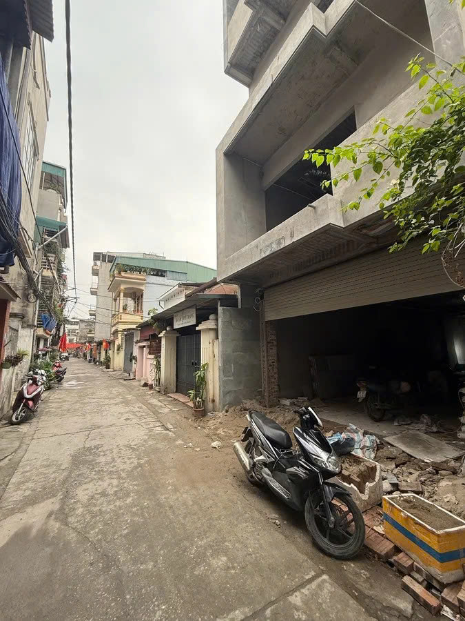SIÊU PHẨM 6 TẦNG THANG MÁY-KINH DOANH- Ô TÔ NGỦ TRONG NHÀ Phố Ngô Gia Tự-Long Biên 108m2 X 22.3 Tỷ.