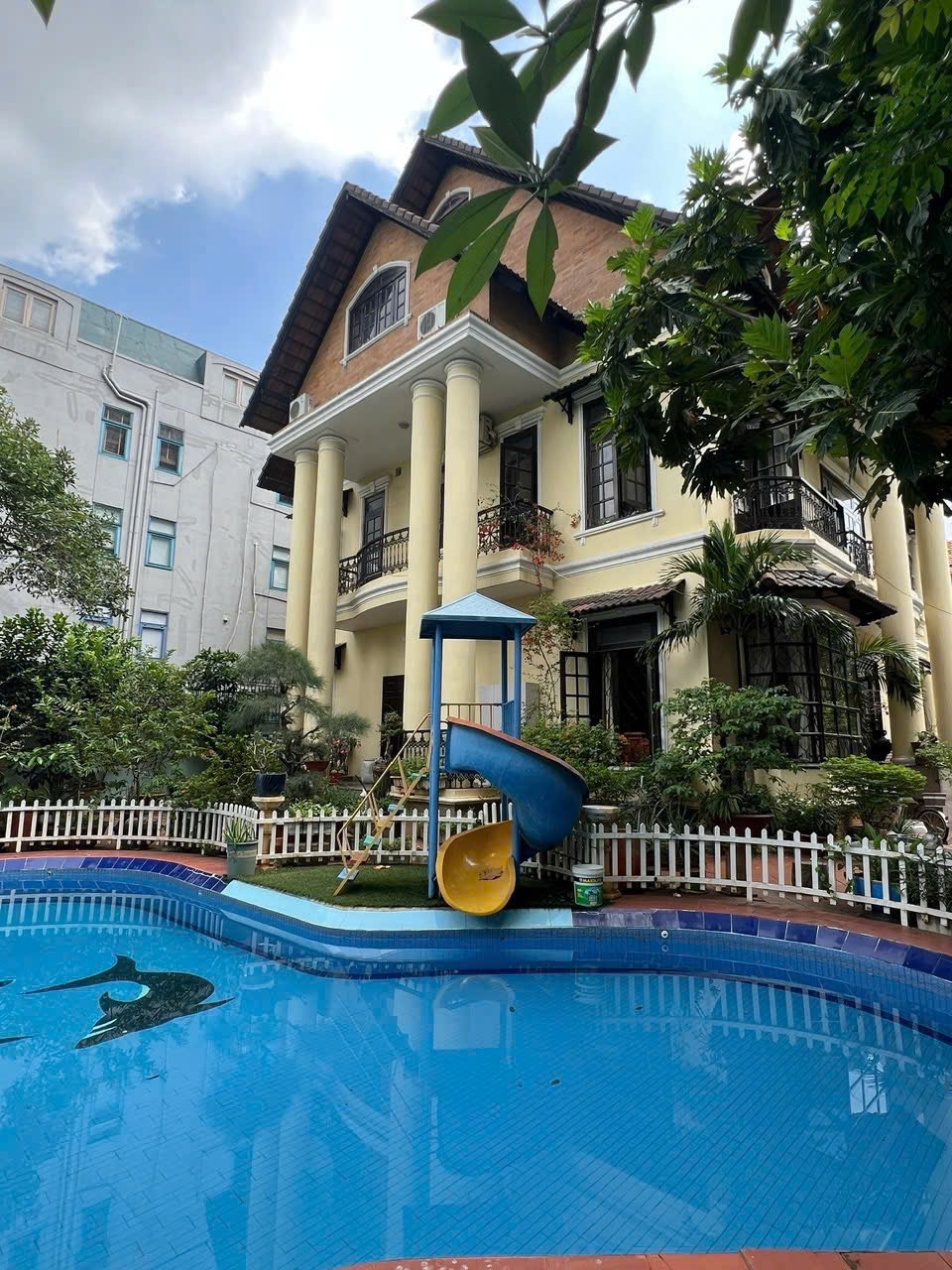 HOT NHÀ ĐẸP- GIÁ TỐT CHÍNH CHỦ CẦN BÁN NHANH biệt thự đường Trần Ngọc Diện, TP Thủ Đức cũ TPHCM