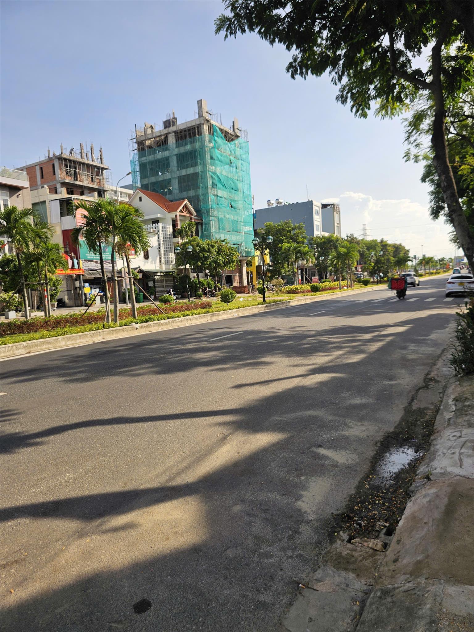 Cần bán đất đường hồ xuân hương, dt 265m2 ngang 10m gần biển mỹ khê